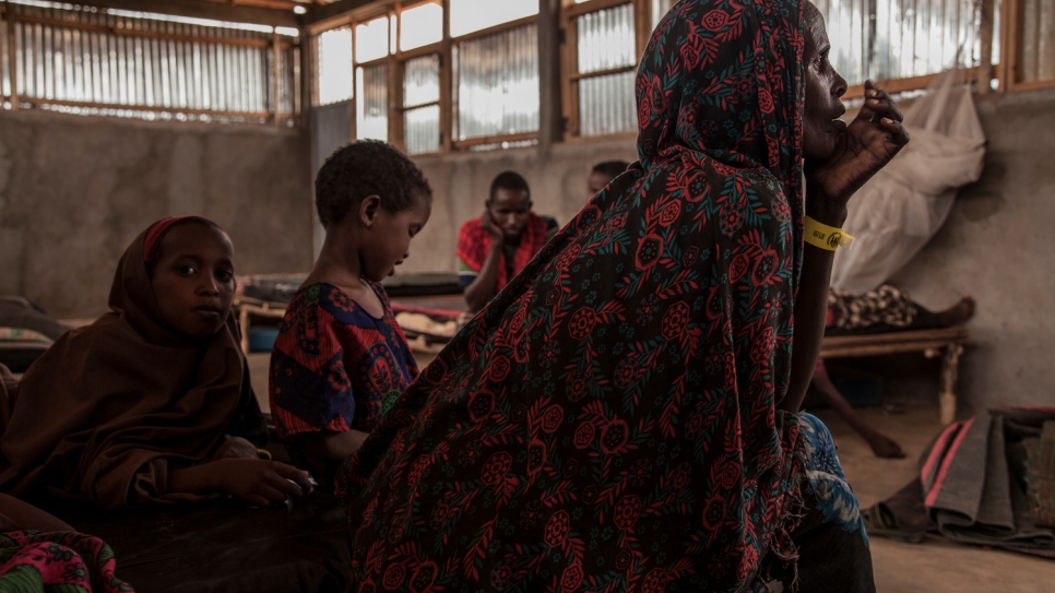 Aïcha a dû laisser ses parents et son mari en Somalie. Elle était déterminée à sauver la vie de ses enfants. 