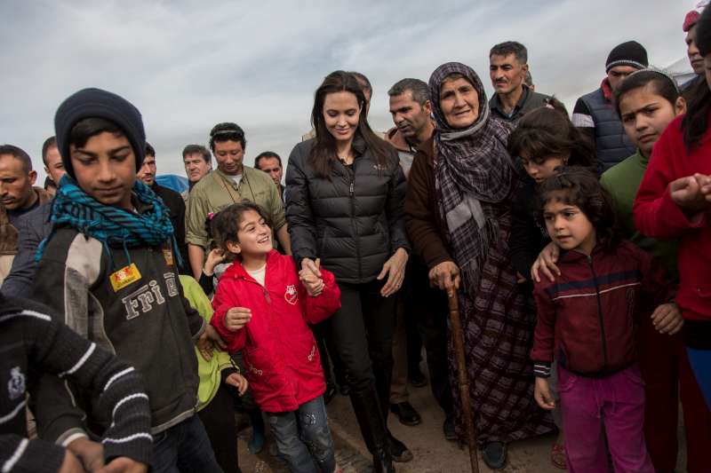 In Domiz, people shared their stories with UNHCR Special Envoy Angelina Jolie as she walked along a street running through the camp.