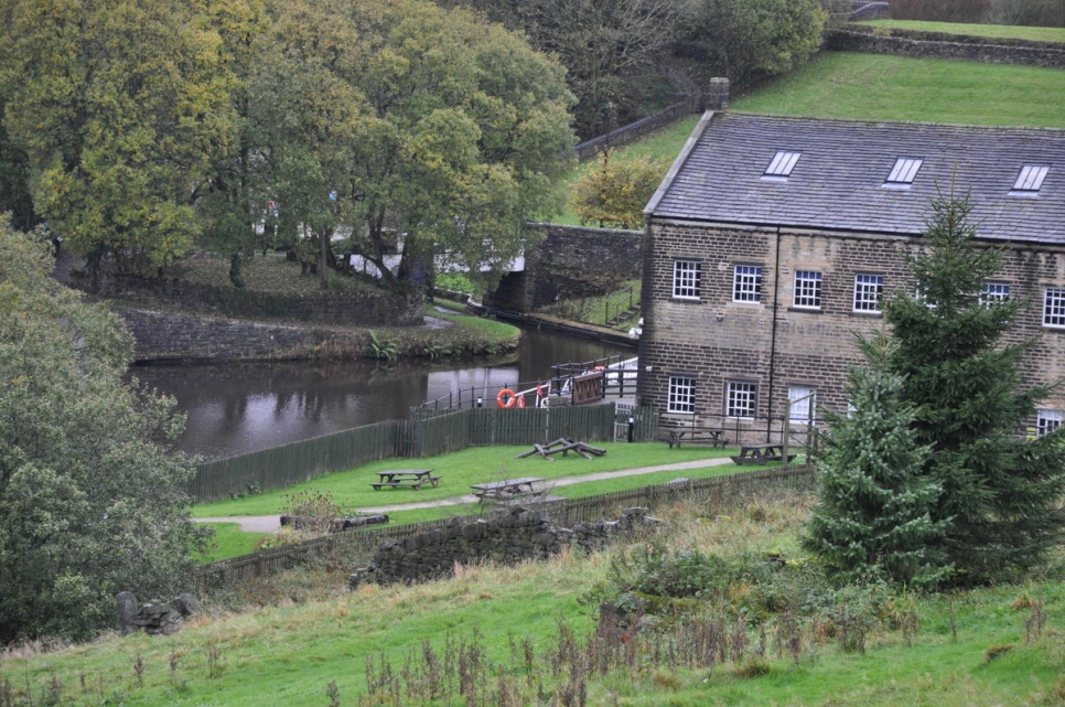 مرز الزوار Standedge Canal Tunnel في يوركشير، حيث سيدير رياض السوس مشروع Buzz خلال الصيف.