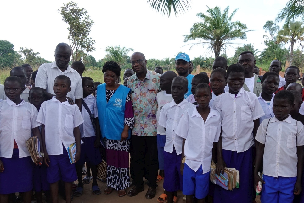 Mr. Akodjenou meets with students attending a school constructed by UNHCR in Aba, Northern DRC 
