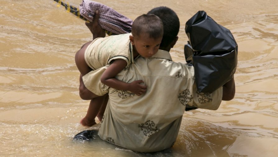 Mud and rain worsen plight for Rohingya refugees