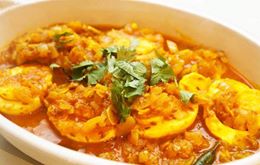 Easy Authentic Indian Egg Curry 

Visit us @ http://goo.gl/CyE1JK

#poultryrecipes #eggrecipes #healhtyrecipes