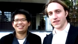 Et YouTube-miniaturebillede af Chad og Steve, grundlæggerne af YouTube
