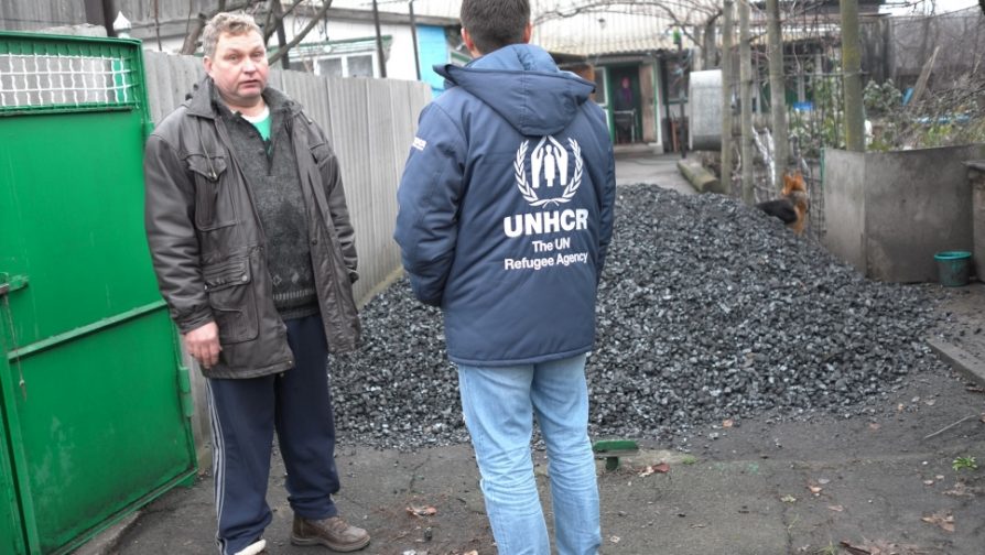 UNHCR verstärkt Winterhilfe für die Menschen in der Ostukraine