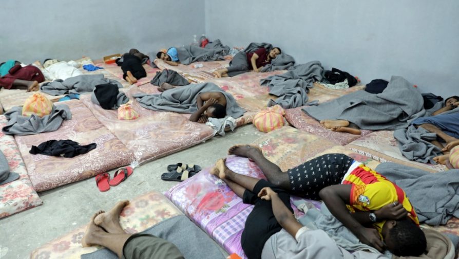 Η Υ.Α. καλεί για 1.300 επείγουσες θέσεις επανεγκατάστασης για ευάλωτους πρόσφυγες στη Λιβύη