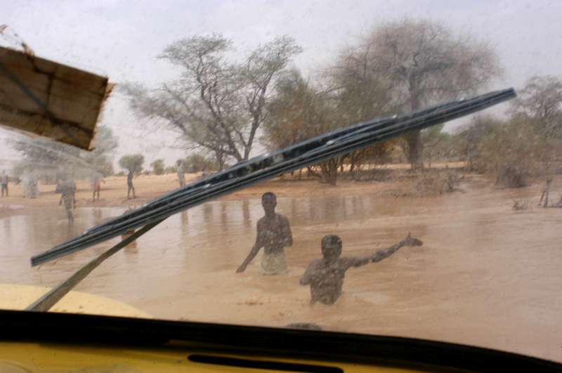 Heavy seasonal rains have started falling in eastern Chad, flooding normally parched riverbeds and cutting off roads, further complicating relief efforts. Flooding has added hours and even days to journeys by road between the refugee camps, the border, and UNHCR's office and warehouses in the region. (July 18, 2004)