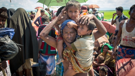 Bangladesh. Thousands stranded near Myanmar border