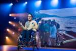 Intervention de Nujeen Mustafa, qui a entrepris le périlleux voyage de Syrie en Allemagne en fauteuil roulant. 