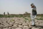 The 2006 drought in Jowzjan province of northern Afghanistan made the land unfarmable. 