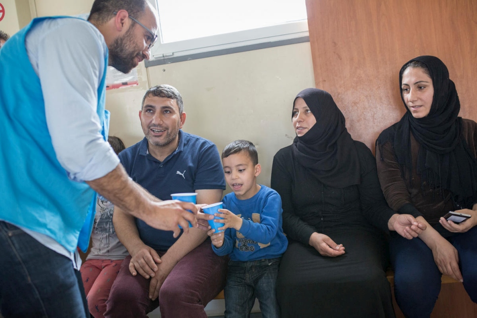 Des réfugiés et des migrants nouvellement arrivés en Grèce se trouvent dans un centre d'enregistrement à Fylakio, en Grèce, après leur arrivée depuis la Turquie. 