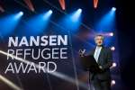 Filippo Grandi, Haut Commissaire des Nations Unies pour les réfugiés, rappelle aux participants à la cérémonie 2017 de remise de la distinction Nansen l'importance majeure de l'éducation pour les réfugiés. 