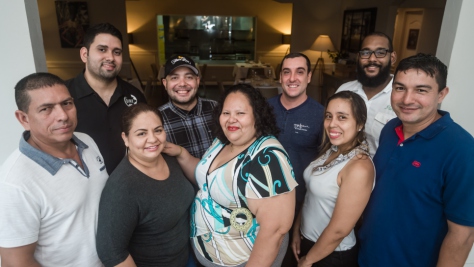 La comida nos une y rompe barreras. En el Festival Sabor a Casa, 4 renombrados chefs locales abren sus restaurantes a cocineros refugiados para llevar un mensaje de solidaridad en Panamá. 