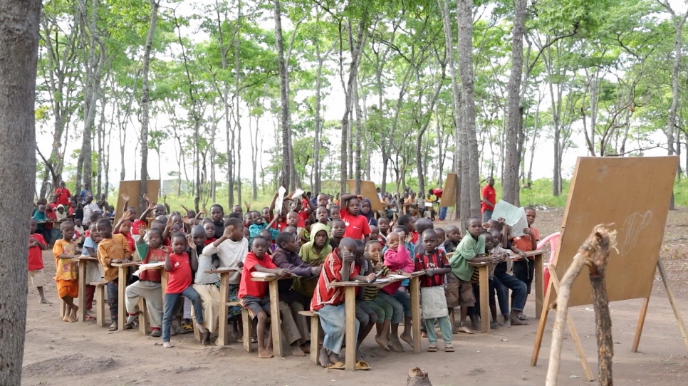 No schools means lessons under the trees for Burundian refugees