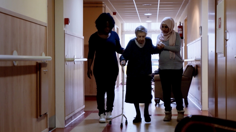 Refugees caring for elderly in Hungarian care home