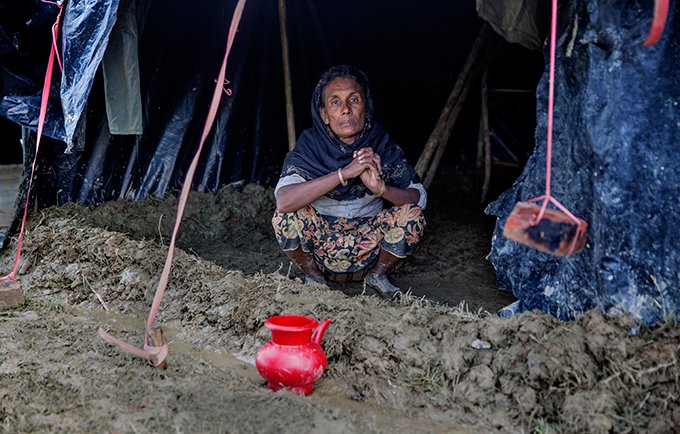 Les premières pluies de mousson s'abattent sur les camps de réfugiés Rohingya, présage de défis à venir