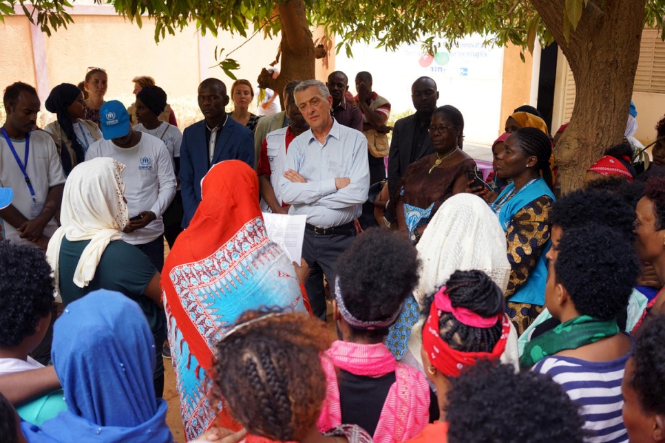 Le Haut-Commissaire des Nations Unies pour les réfugiés, Filippo Grandi, rend visite aux migrants et aux réfugiés désormais pris en charge au Niger par le HCR.  