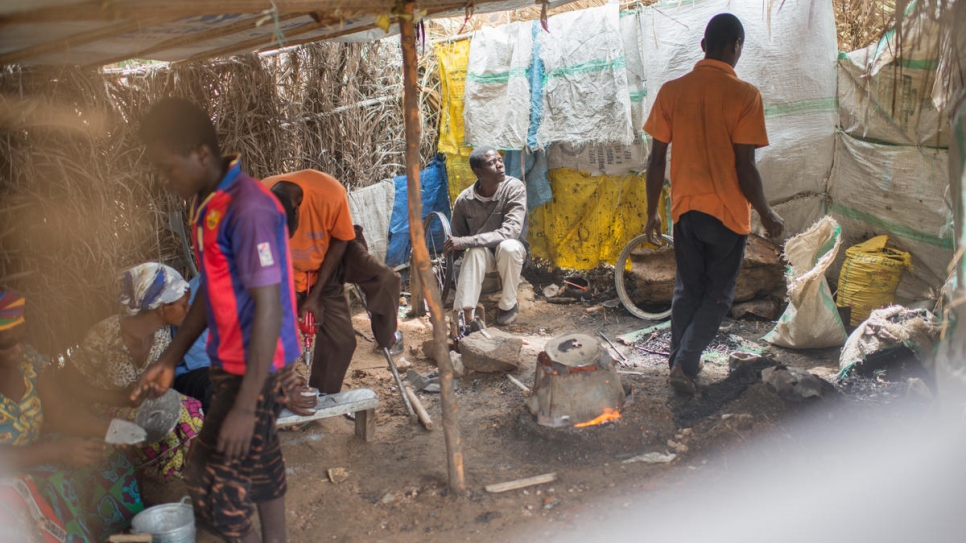 The "Dufashanye" association has 32 members and helps Burundian refugees living with disabilities make a living in the Lusenda refugee camp.