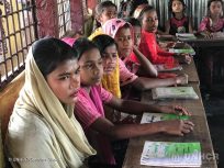 Bangladesh: des jeunes filles rohingyas ont enfin la possibilité d’étudier