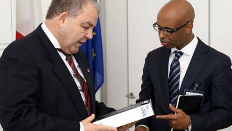 Speaker of the House Dr Angelo Farrugia with UNHCR Malta Representative Kahin Ismail - ©DOI 