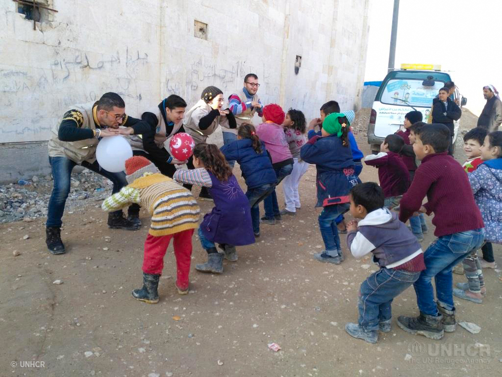 Families arriving from East Aleppo to Mahalej shelter