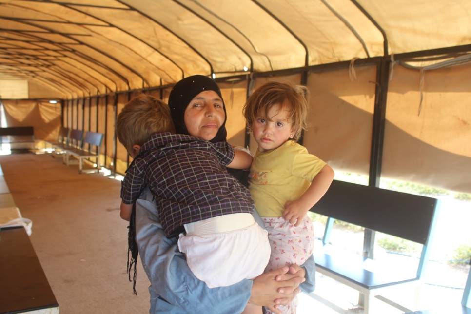 Syria. As fighting surges, a family risk all to flee Ar-Raqqa violence