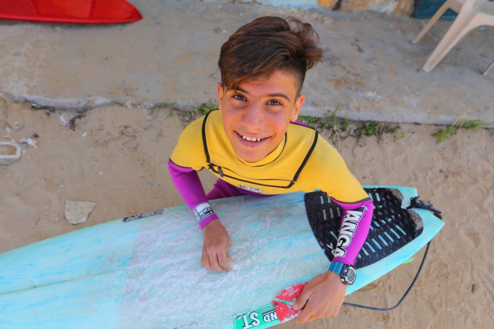 Lebanon. Syrian surfer finds refuge in the waves