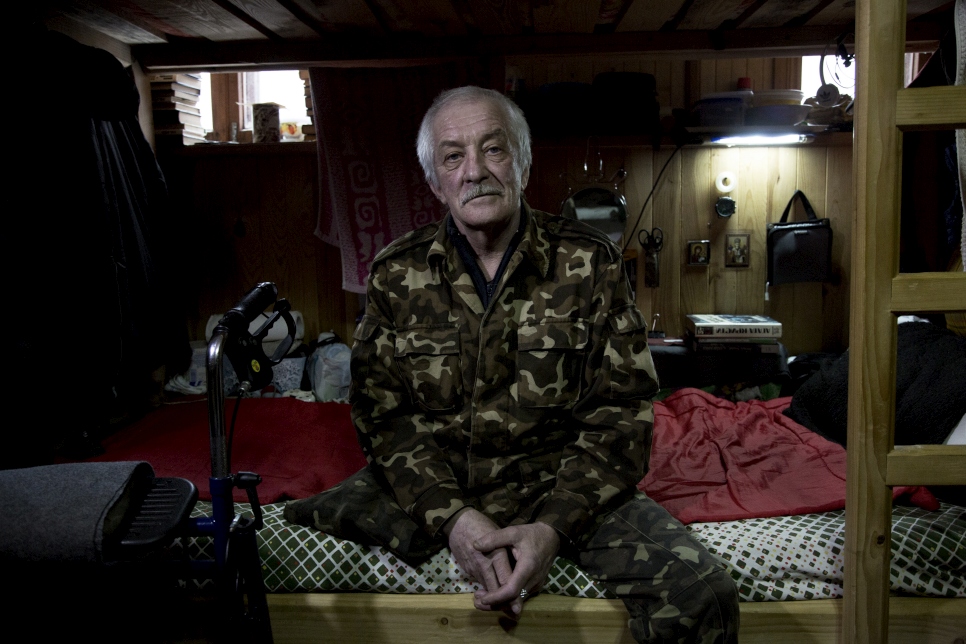 Portrait de Fedoriv, récemment déplacé par le conflit dans l'est de l'Ukraine, dans un centre d'urgence pour personnes âgées, à proximité de Kiev.  