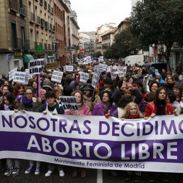 España: Proposición de ley sobre el aborto pone en riesgo a las jóvenes