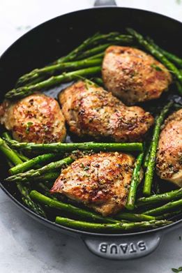 'This 20 minute one pan meal is full of rich, buttery flavours 🤤 There's even a video recipe - so EASY! 

Find the link on here 🍗 👉 https://buff.ly/2FufqpN'