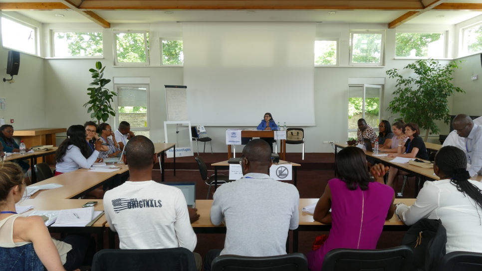 Fadma Moumtaz, Associée chargée de la communication au HCR en France, participe à la Formation Intensive sur le Droit des Réfugiés dispensée par le HCR et l'Institut International des Droits de l'Homme du 18 au 29 juin 2018 à Strasbourg. 