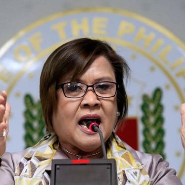 Philippines: Drop Political Charges against Duterte Critic