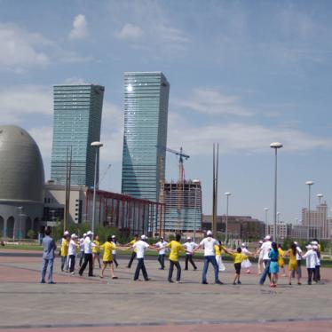 Kazajistán: Cumplir con las normas de derechos humanos