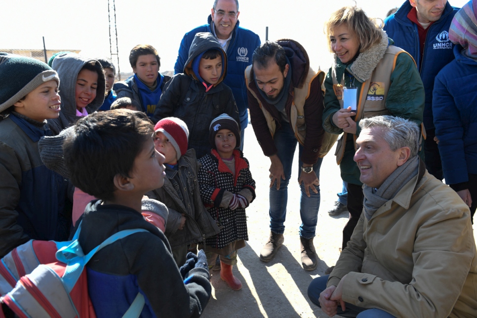 UN refugee chief warns against politicizing plight of refugees