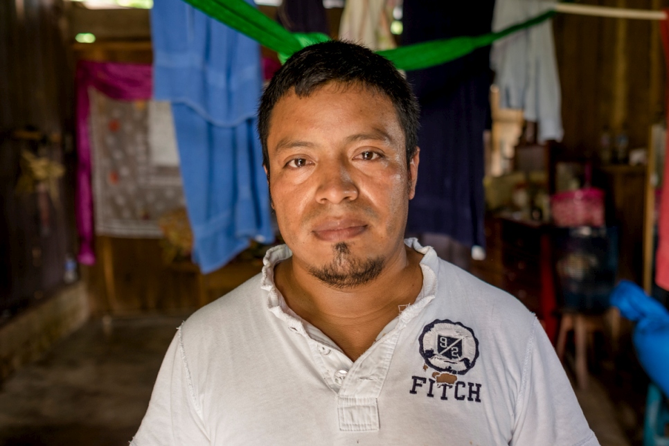 Guatemalan volunteer Andrés pictured in his home near the border with Mexico. © UNHCR/Tito Herrera