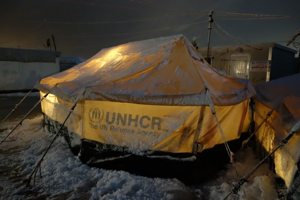 La neige est arrivée au camp réfugié Za'atari au Jourdain, recouvrant le désert d'une froide couverte blanche. Près de 8 000 personnes y habitent dans des tentes et des caravanes.