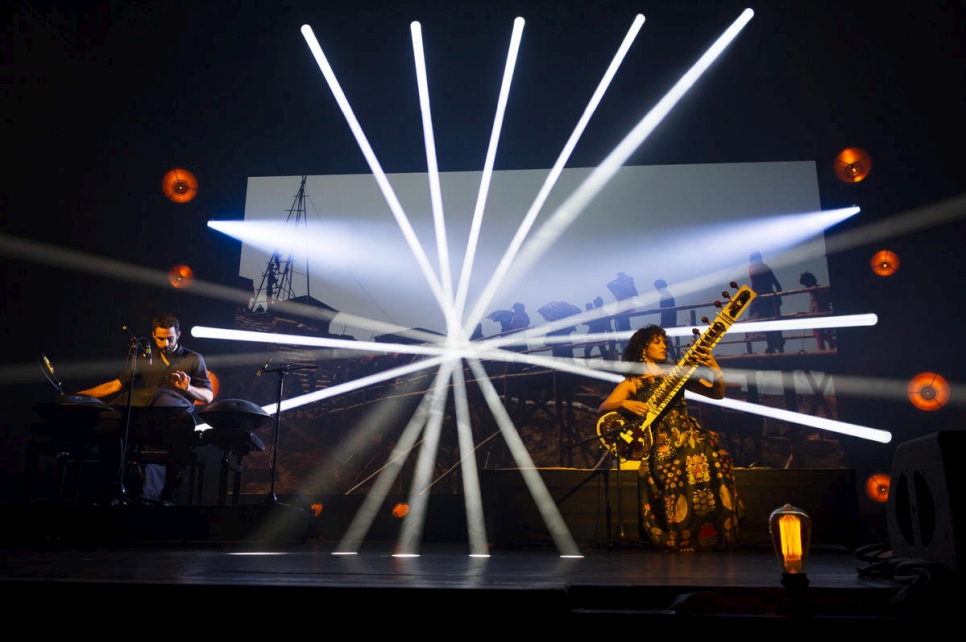 Sitar player and composer Anoushka Shankar performs at the 2018 Nansen Refugee Award ceremony.