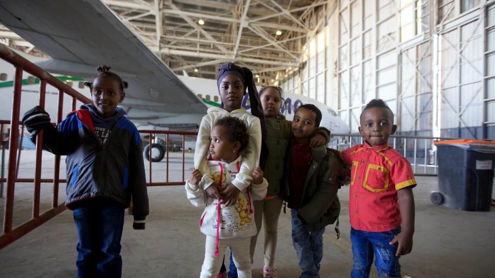 Des enfants comptaient parmi les 132 réfugiés et demandeurs d'asile qui se sont envolés jeudi vers le Niger.