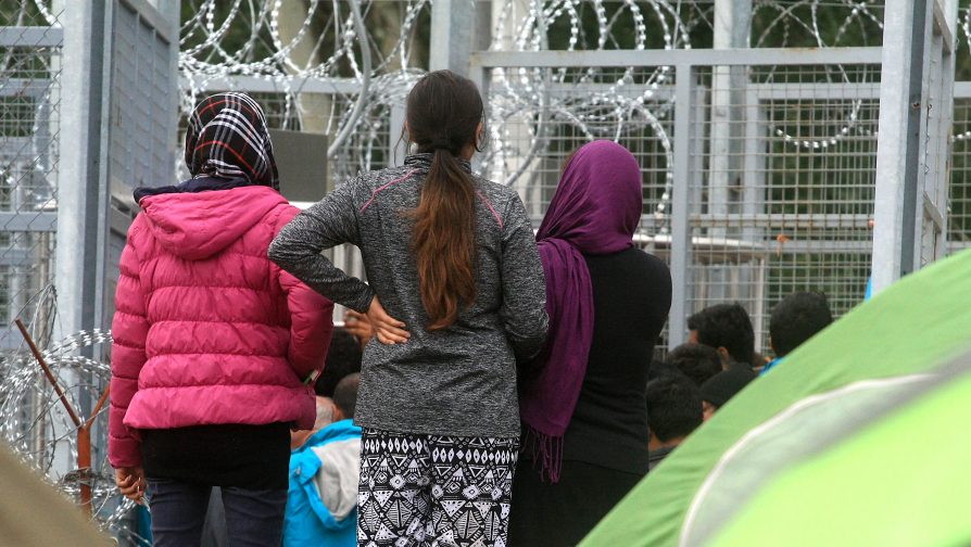 Hungary: UNHCR dismayed over further border restrictions and draft law targeting NGOs working with asylum-seekers and refugees 