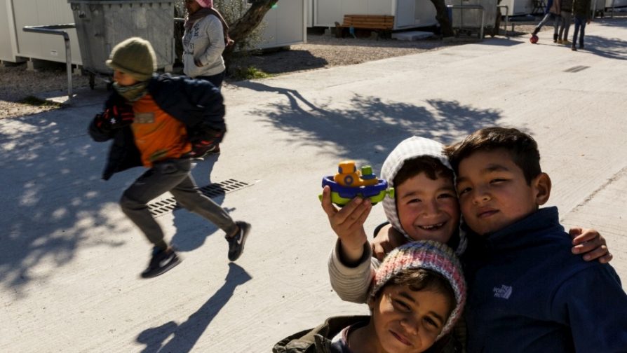 HCR : Il faut renforcer la coopération pour aider au mieux les réfugiés en Grèce