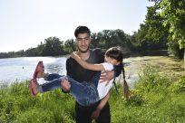 Nach Jahren der Trennung: syrischer Teenager in Deutschland wieder mit der Familie vereint