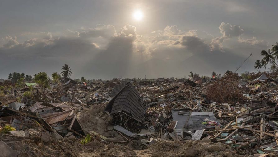 聯合國難民署安排1,300緊急帳篷予印尼蘇拉威西島地震海嘯生還者