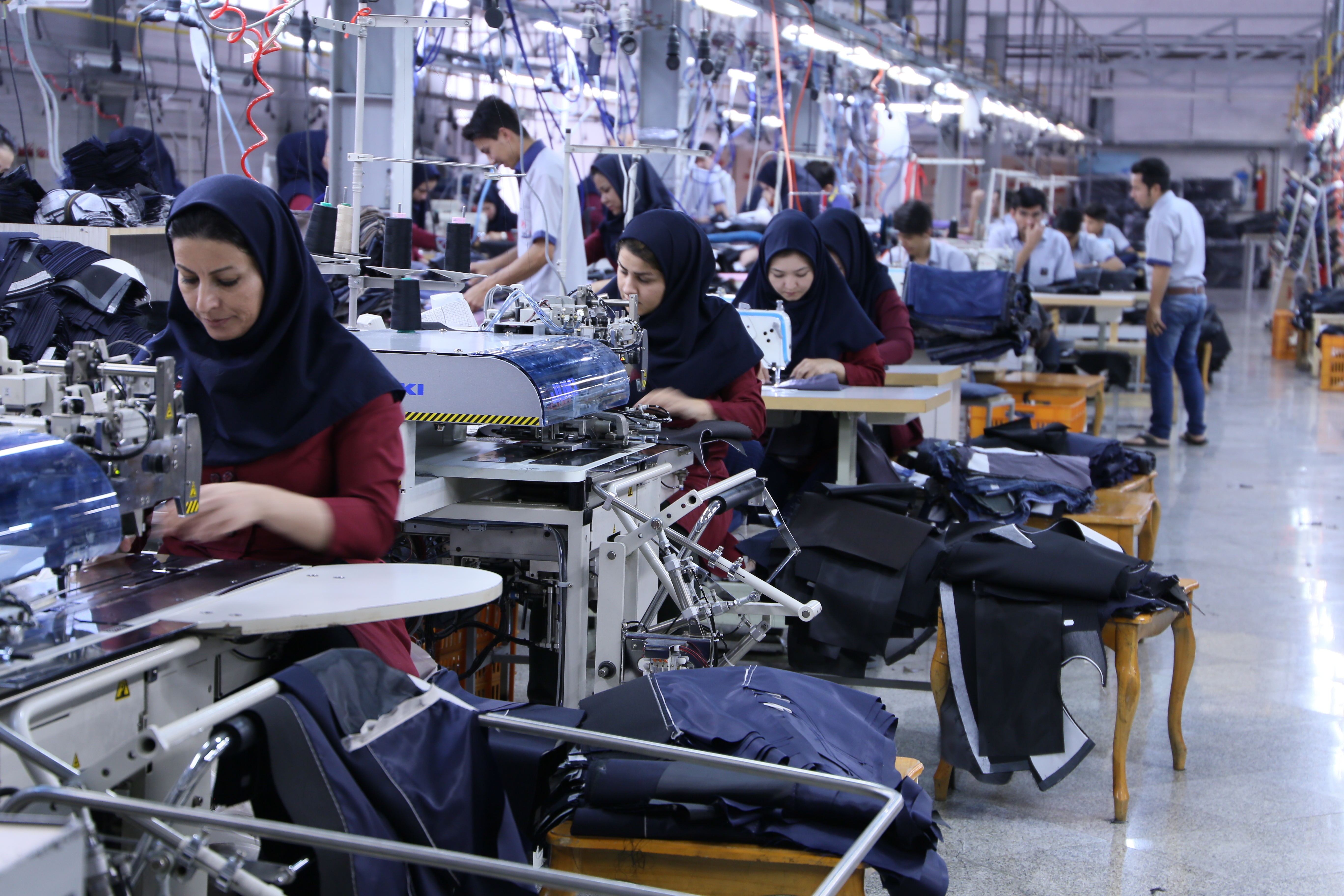 循環基金計劃支援的製衣廠為難民提供工作機會。