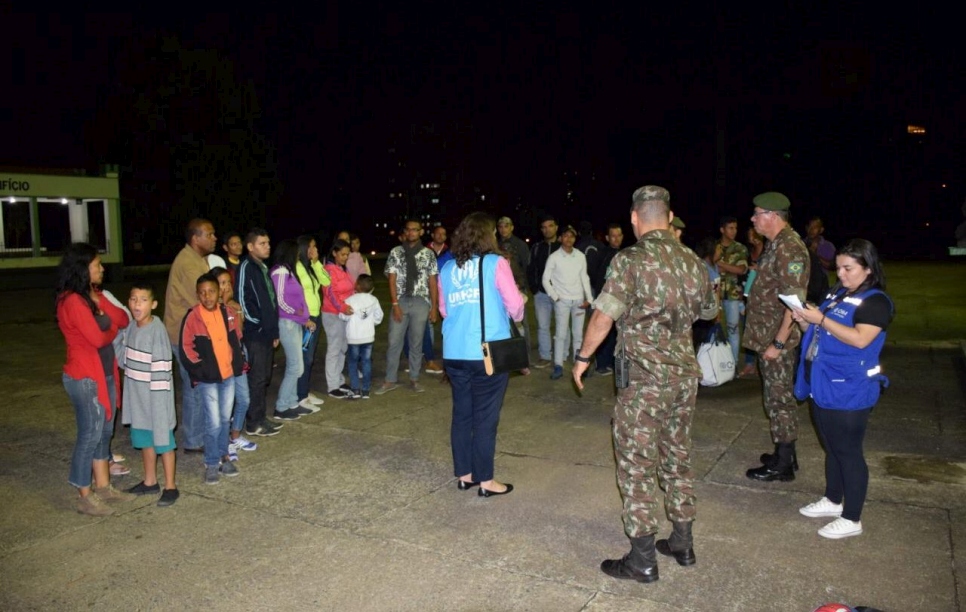 Las Naciones Unidas y el Ejército reciben a venezolanos y venezolanas en la sede del 12º Batallón de Infantería del Ejército en Belo Horizonte el pasado viernes día 15. 