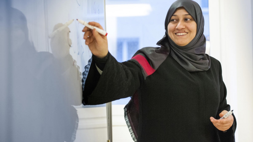 Syrian refugee Widad Alghamian, 41, an Arabic and religious studies teacher from Damascus, has returned to the classroom thanks to a programme in Vienna.