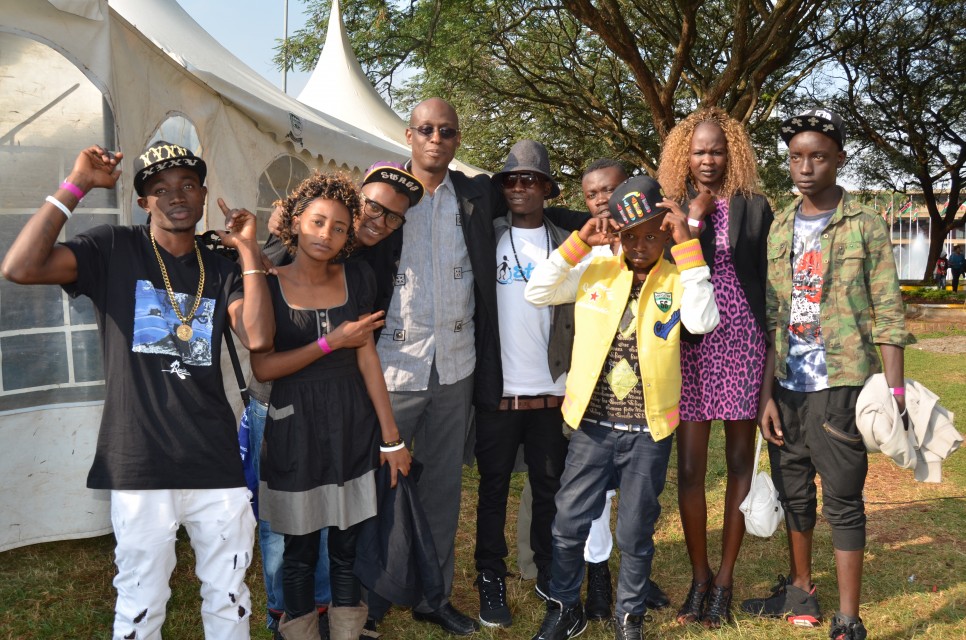 The artists posing with UNHCR Country Representative after their performances