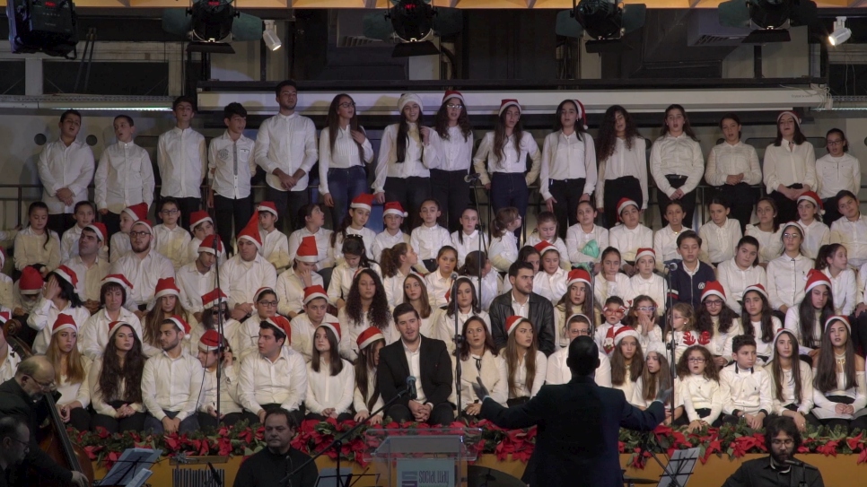 Christmas Choir Brings Together Refugees and Lebanese