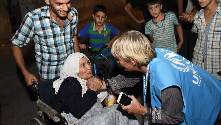 UNHCR provides relief to families stuck in Moadamiyeh, al-Waer and Talbisah