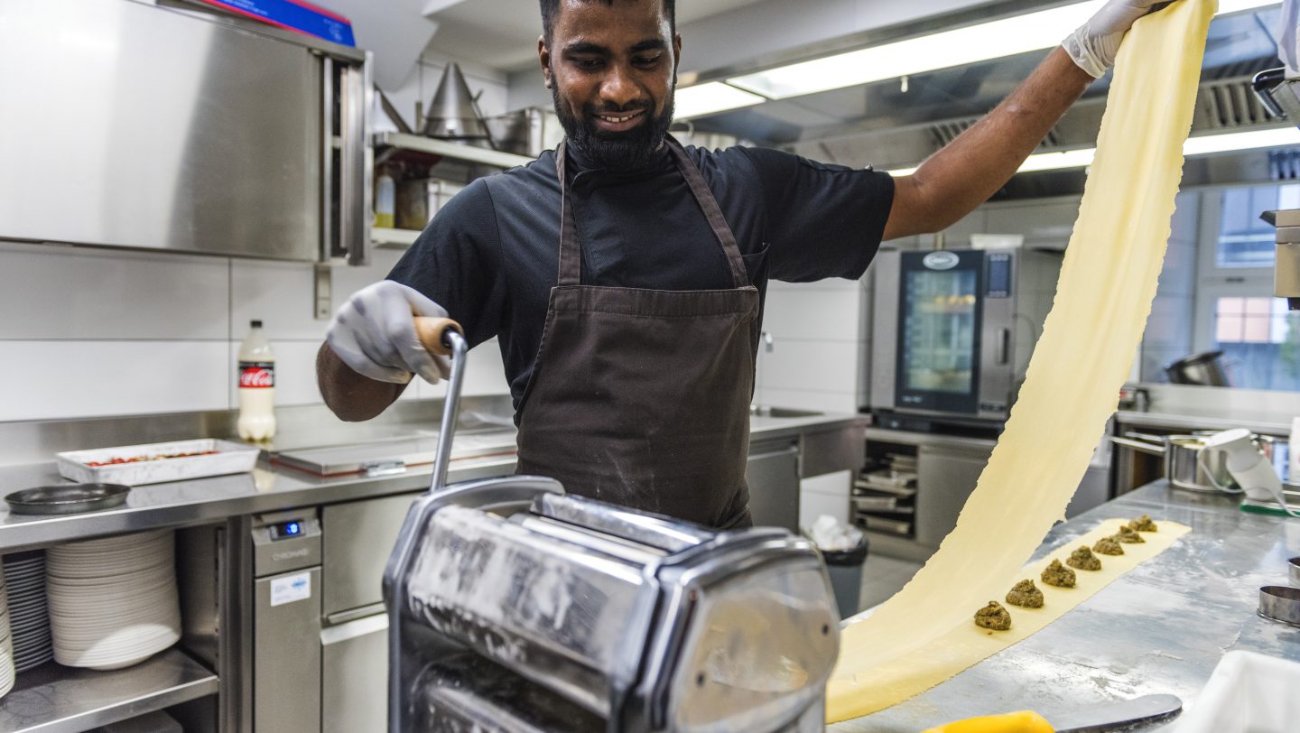 Switzerland. Training and integration of refugees in Swiss heartland through restaurant training