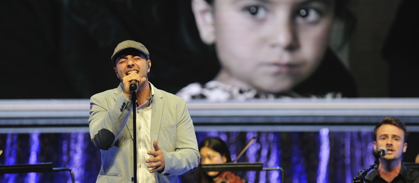 Switzerland / Swedish-Lebanese singer-songwriter Maher Zain performs a new song entitled 'One Day' at the Nansen Refugee Award ceremony. Maher recently visited Lebanon with UNHCR to meet Syrian refugees.a 'One Day' was inspired by those he met and the millions of other forcibly displaced around the world. UNHCR / M. Henley / September 2014