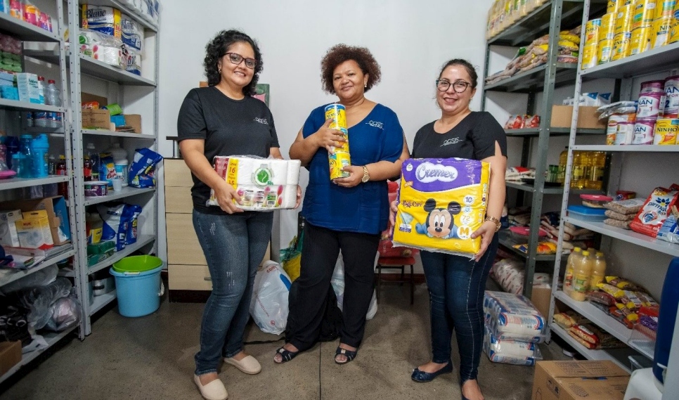 Isabela, Irajane y Soraya dirigen el albergue desde agosto de 2018. Desde los alimentos hasta el mobiliario, todo ha llegado por medio de donaciones. "Cada día consideramos que estamos viviendo un milagro".  